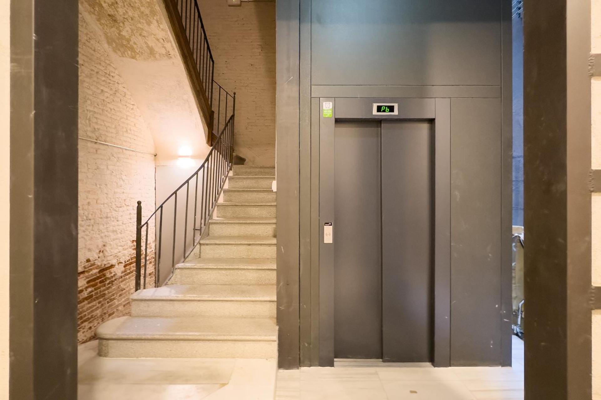 Oasis Apartments & Studios Old Town Center Barcelona Ngoại thất bức ảnh